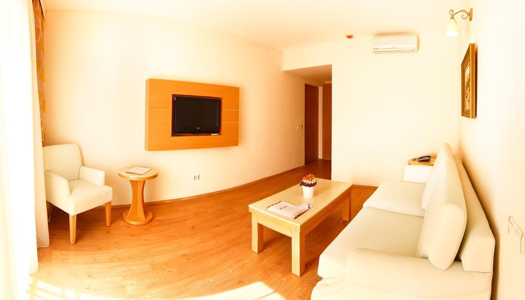 Ladonia Hotels Del Mare (Adults Only) Gümbet Buitenkant foto