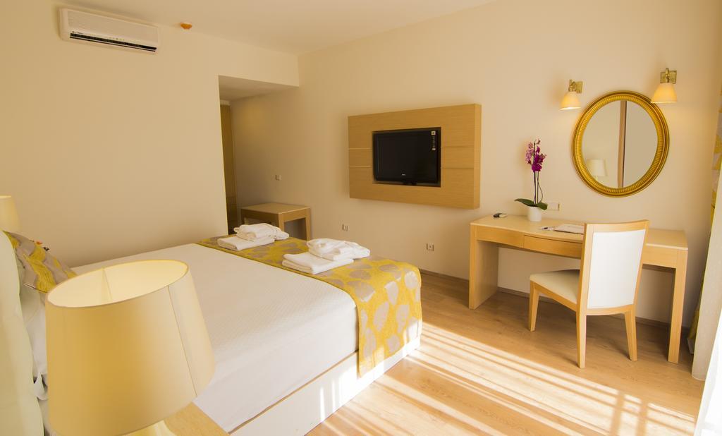 Ladonia Hotels Del Mare (Adults Only) Gümbet Buitenkant foto