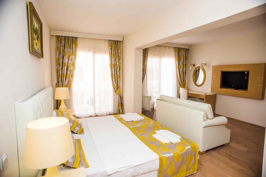 Ladonia Hotels Del Mare (Adults Only) Gümbet Buitenkant foto
