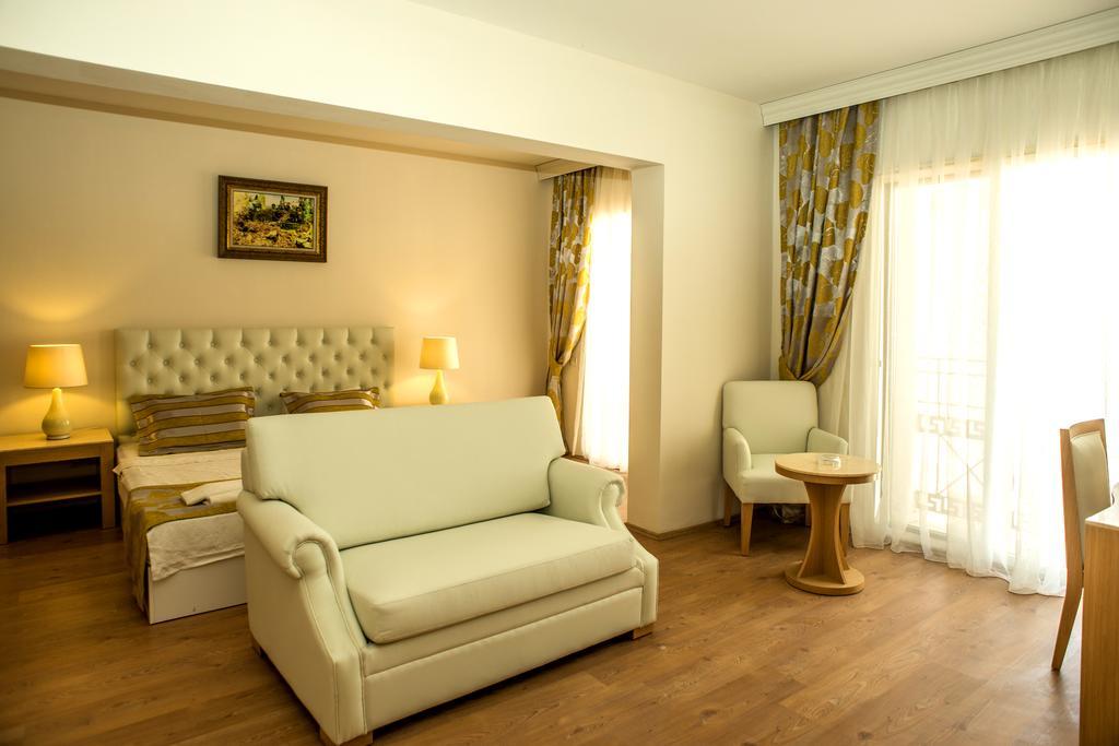 Ladonia Hotels Del Mare (Adults Only) Gümbet Buitenkant foto