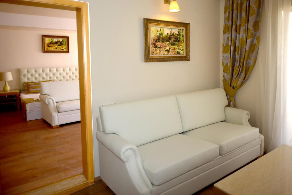 Ladonia Hotels Del Mare (Adults Only) Gümbet Buitenkant foto